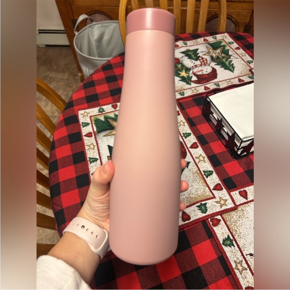 Pink Lululemon water bottle
